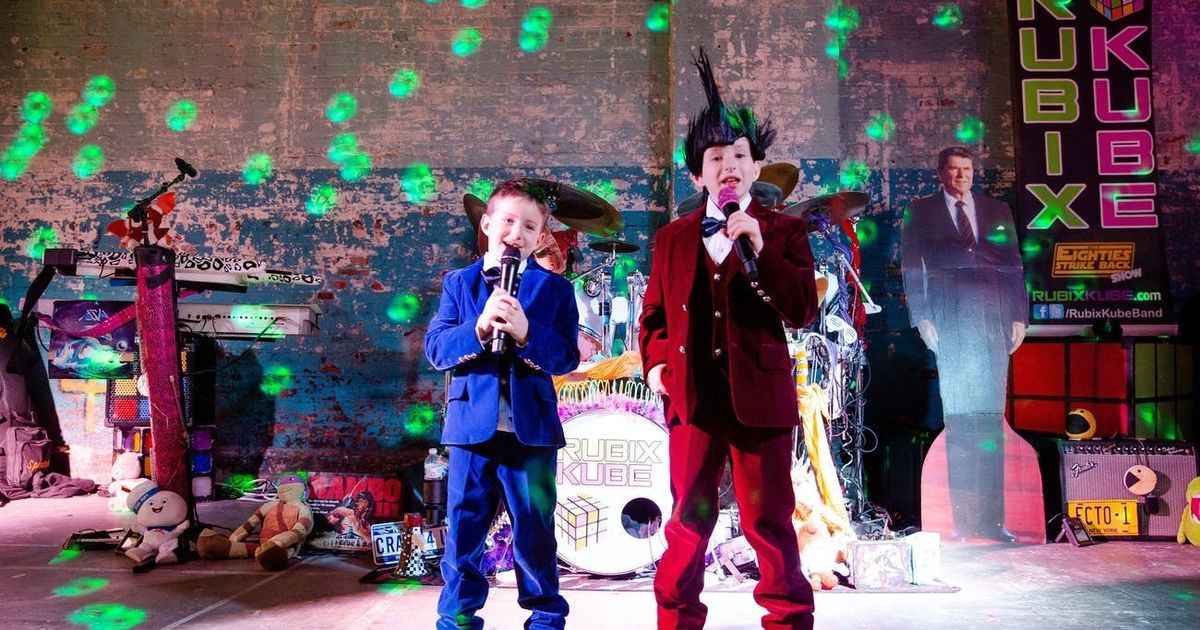 throwing an 80s party