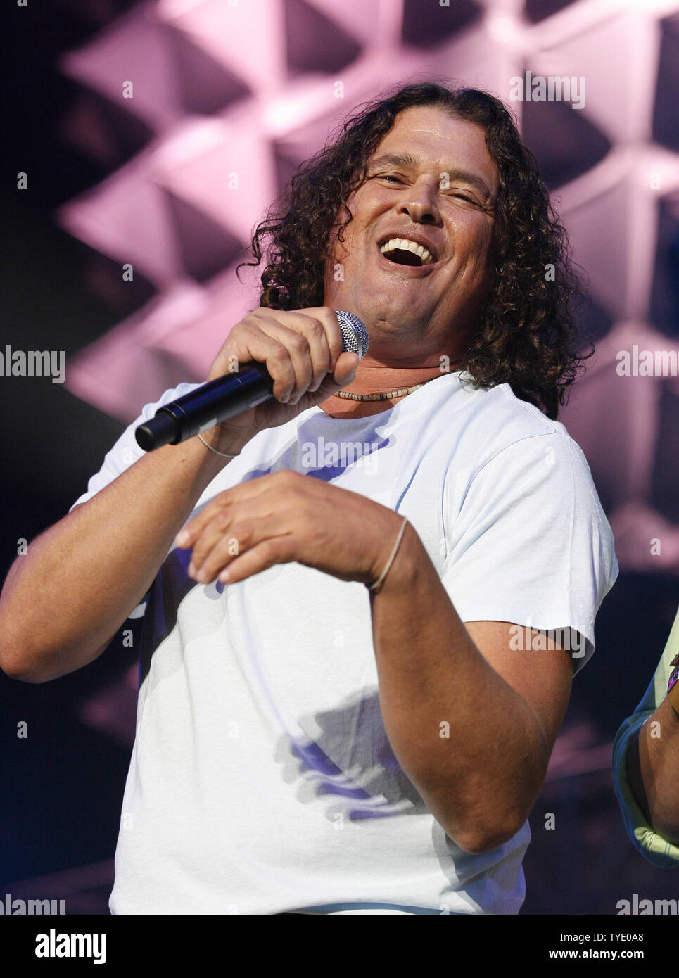 carlos vives concert
